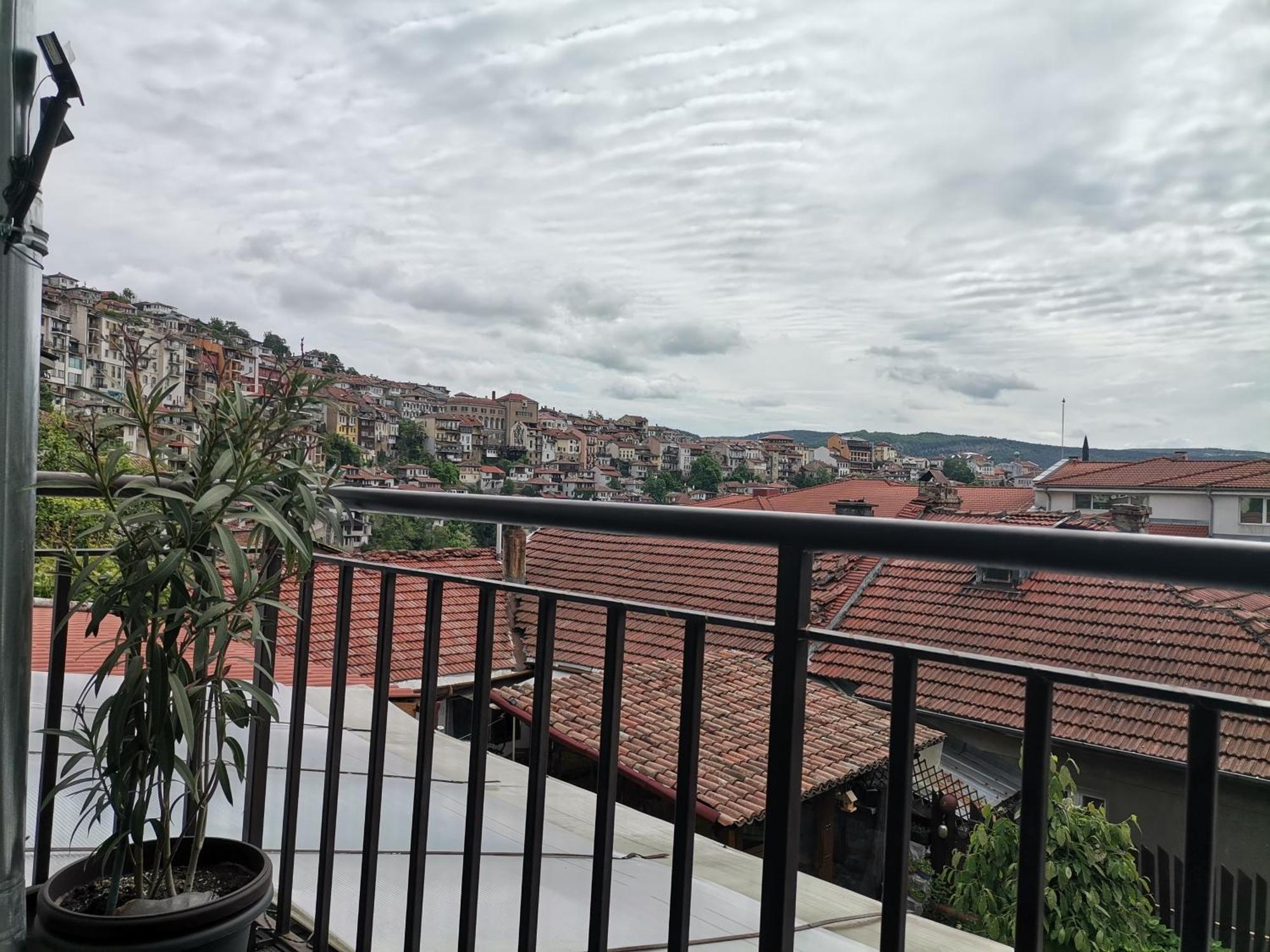 Аврамов Дом - Етаж От Къща Lägenhet Veliko Tărnovo Exteriör bild